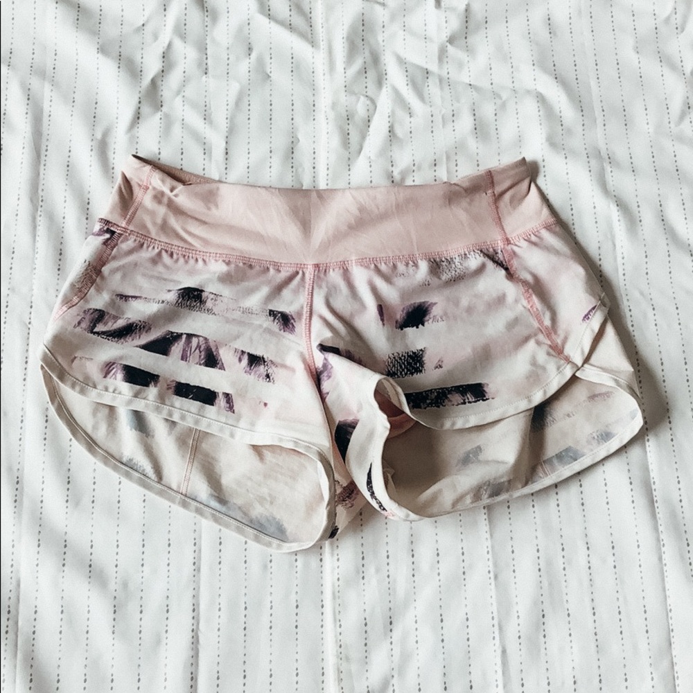 Lululemon 2.5” Speed Up Shorts
